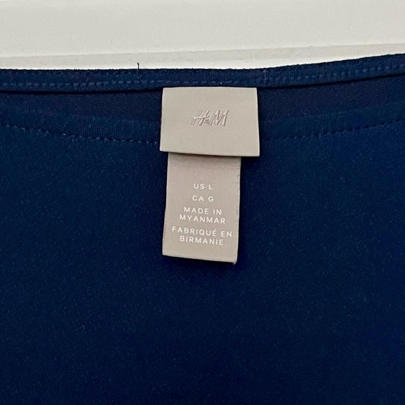 EUC H&M Blue Blouse (L) - Picture 2 of 2